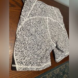 Lululemon align bike shorts in daisy print